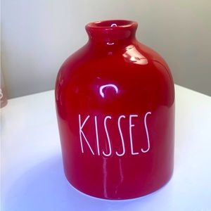 Rae Dunn Kisses vase